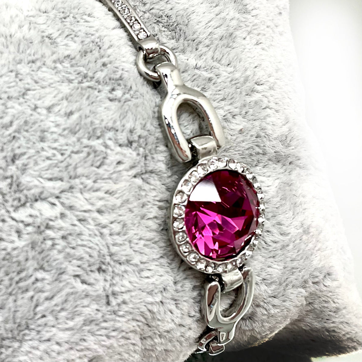 Round Cut Crystal Set