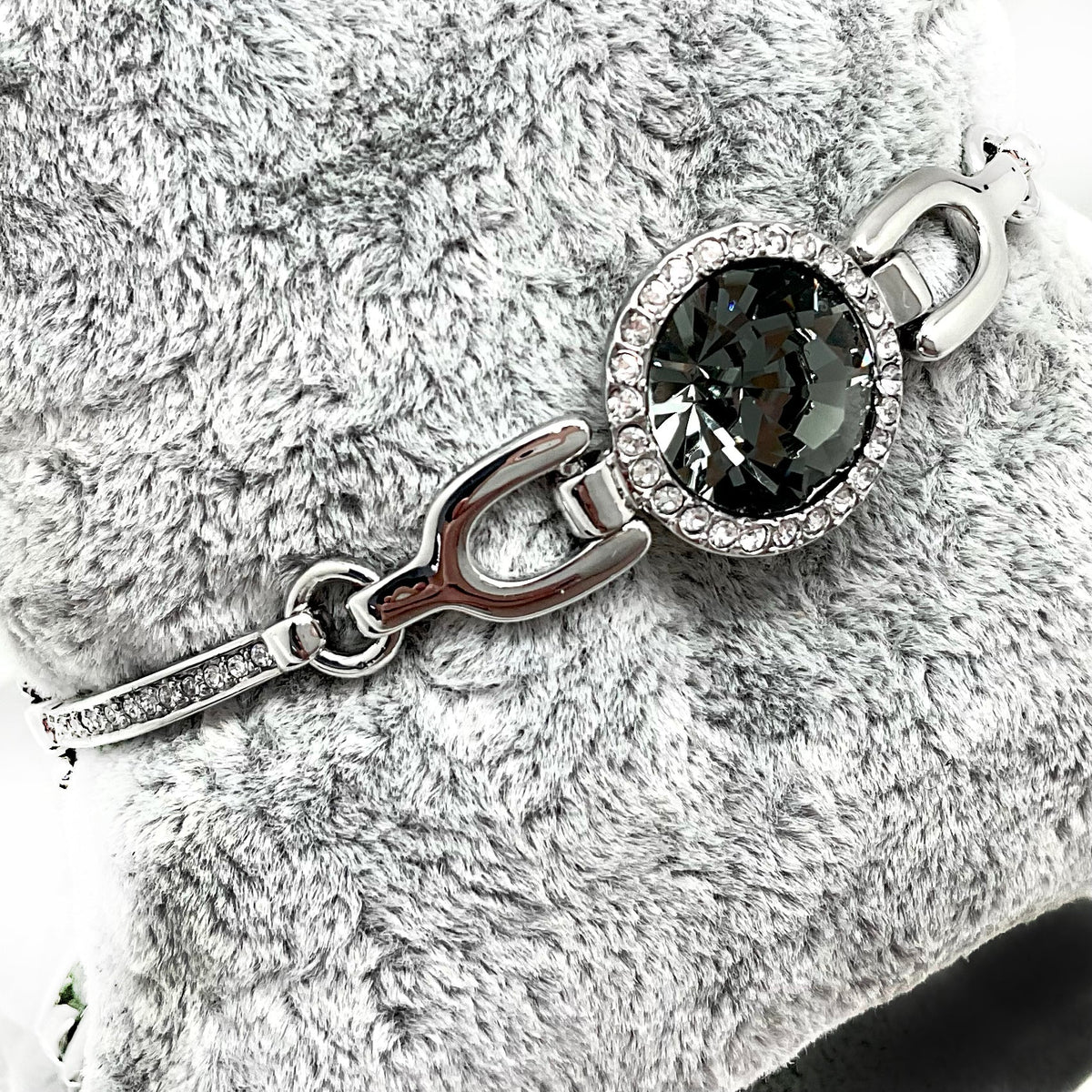 Round Cut Crystal Set