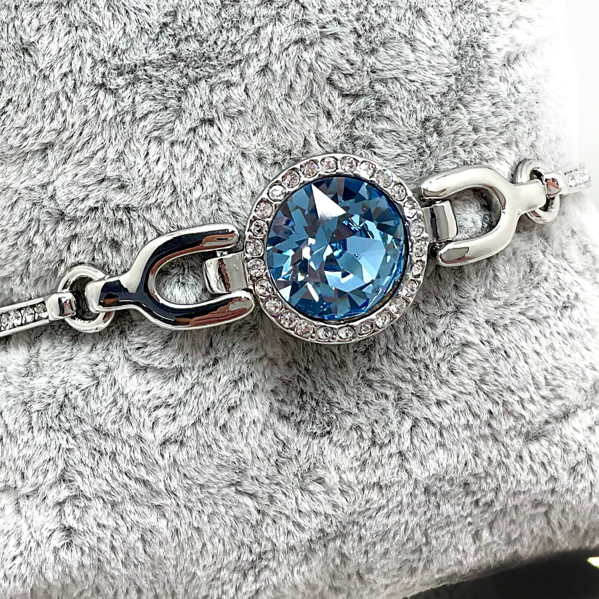Round Cut Crystal Set