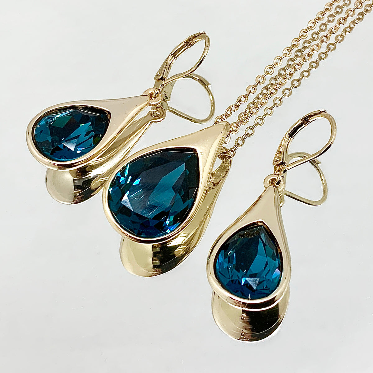 Teardrop Cut Premium Crystal Set