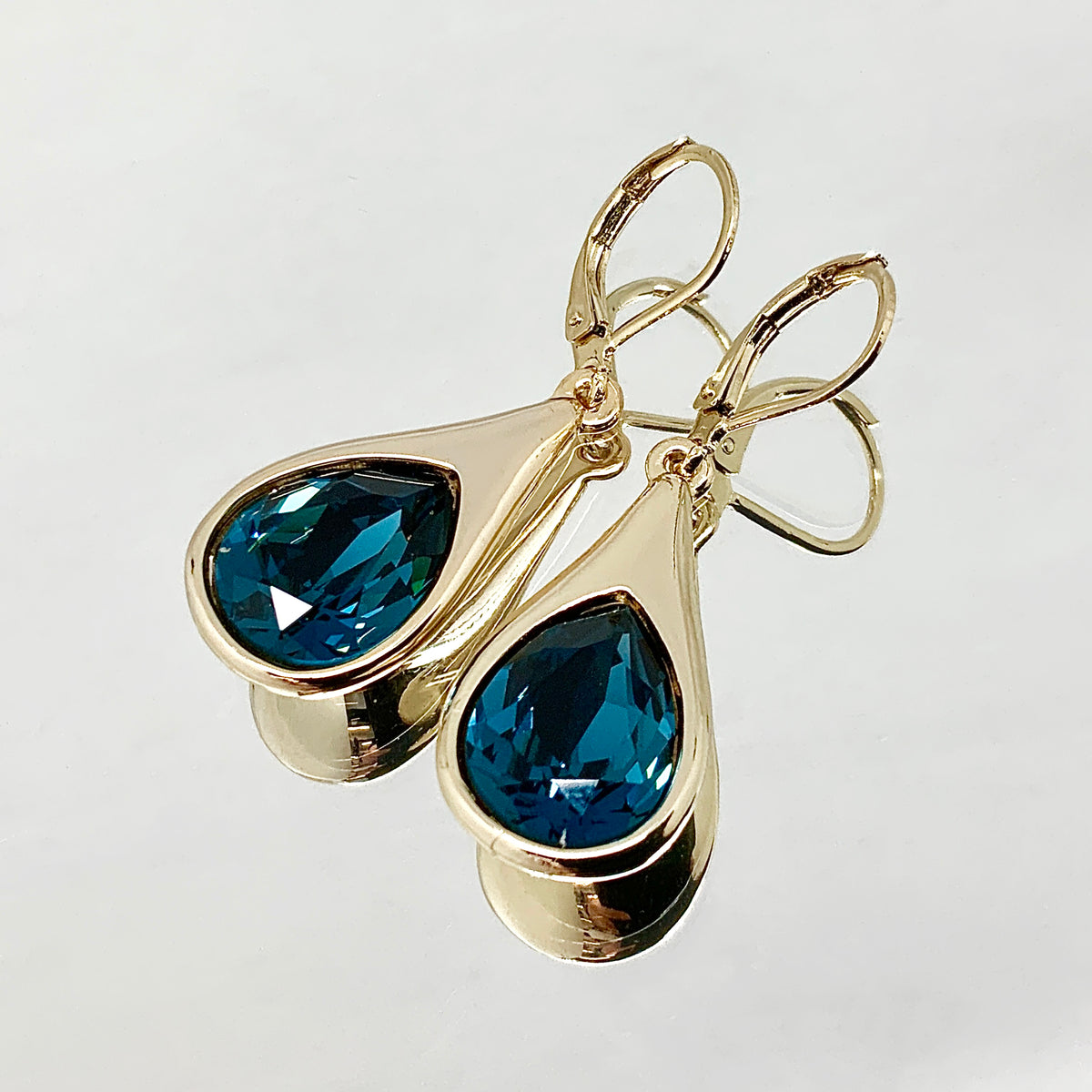 Teardrop Cut Premium Crystal Set