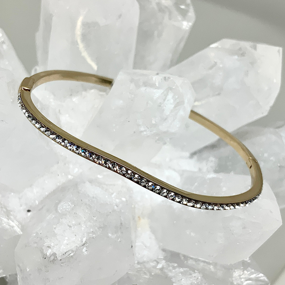 Premium Crystal Wavy Bangle