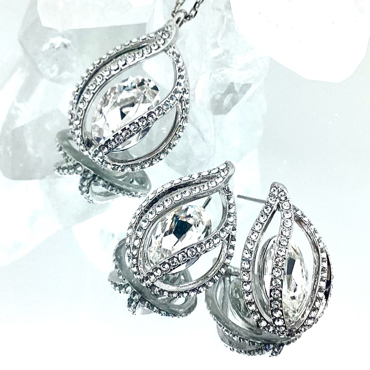 Teardrop Shape Oval Crystal Set